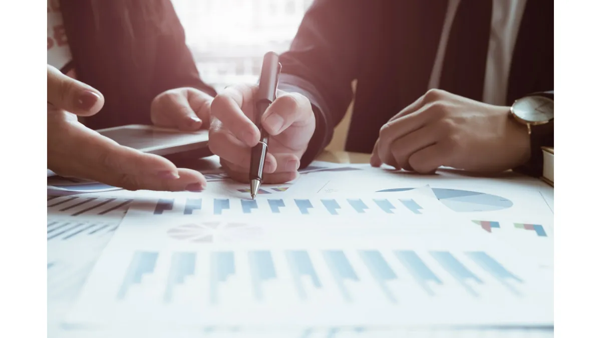 Why-Hiring-A-Financial-Advisor-Is-A-Great-Idea